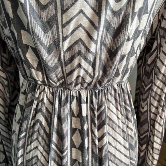 Nurture Gray Pattern Rayon and Spandex Soft & Comfy Long Sleeve Dress Size Large - Picture 4 of 11